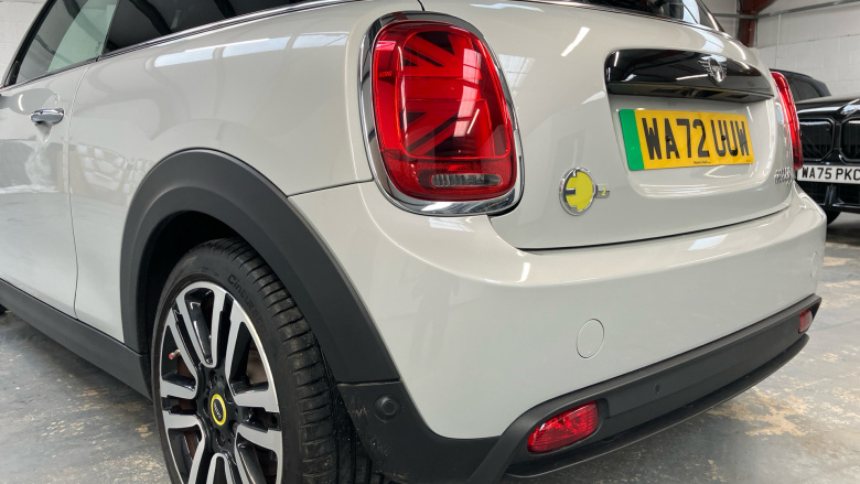 MINI Hatchback 135kW Cooper S Level 2 33kWh 3dr Auto Electric Hatchback